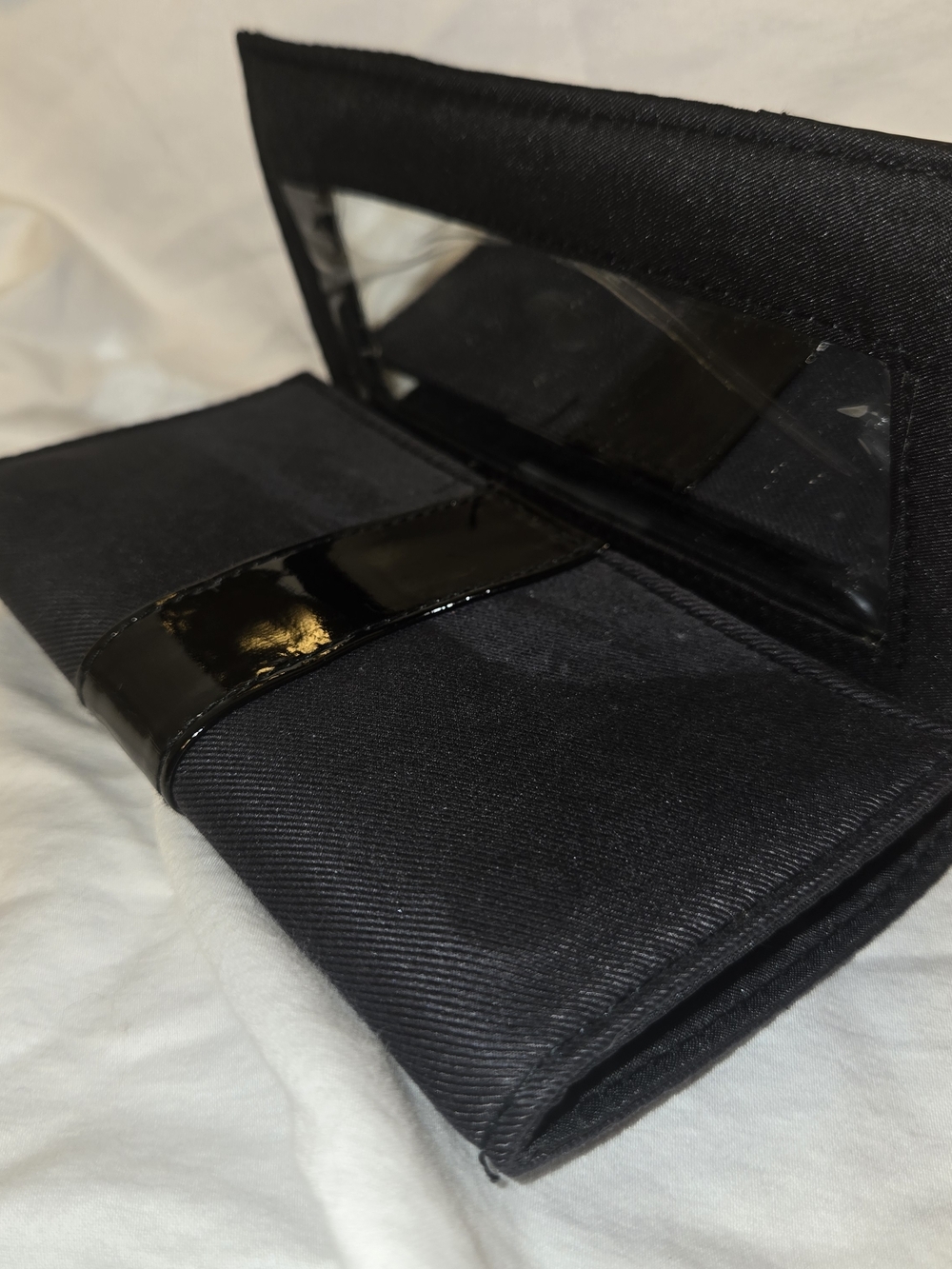 Yves Saint Laurent Black Makeup Brush Set + Bookmark With Charms - Picture 4 of 10